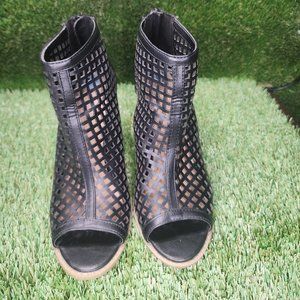 REPORT | Black Leather Caged Bootie in Good Condition